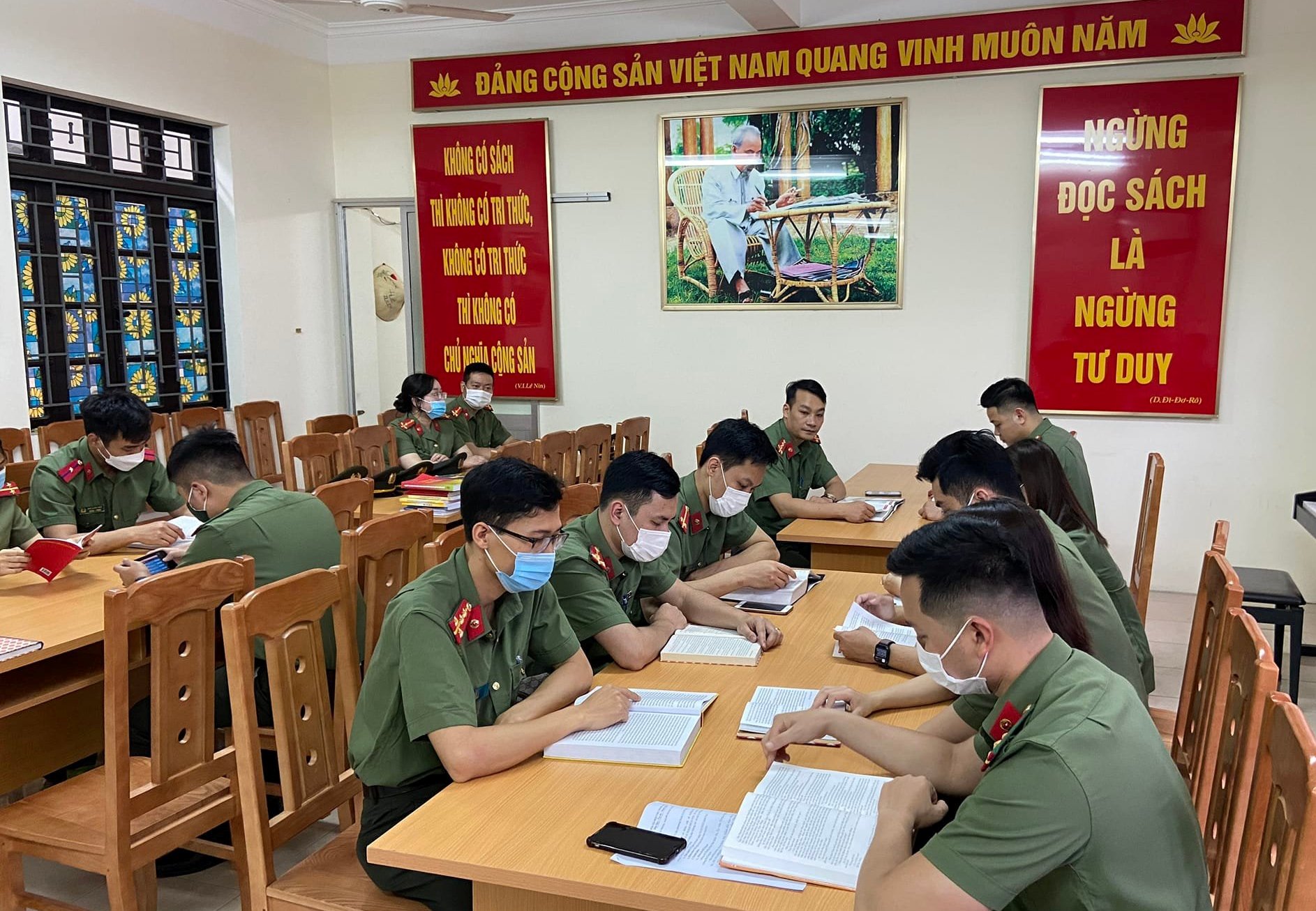 Đẩy mạnh phát triển văn hóa đọc trong Công an thành phố